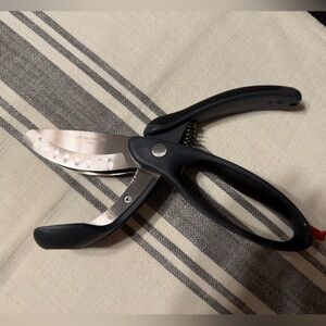 The Pampered Chef Salad Chopper